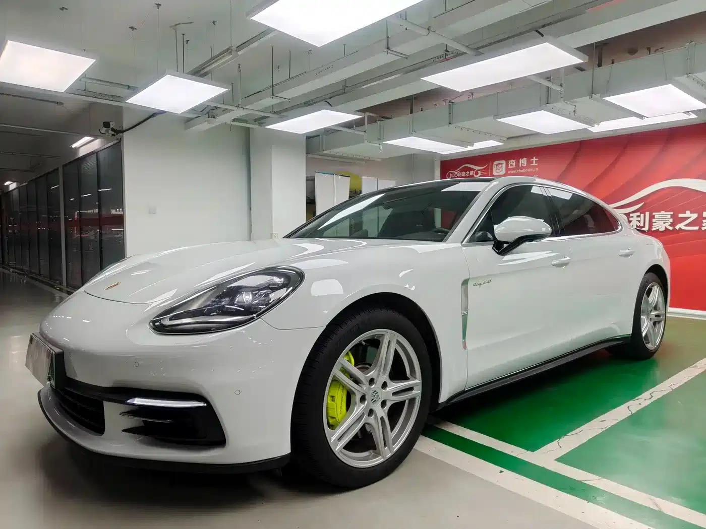 2017 Panamera 4 E-Hybrid Executive Long Wheelbase 2.9T — миниатюра 1