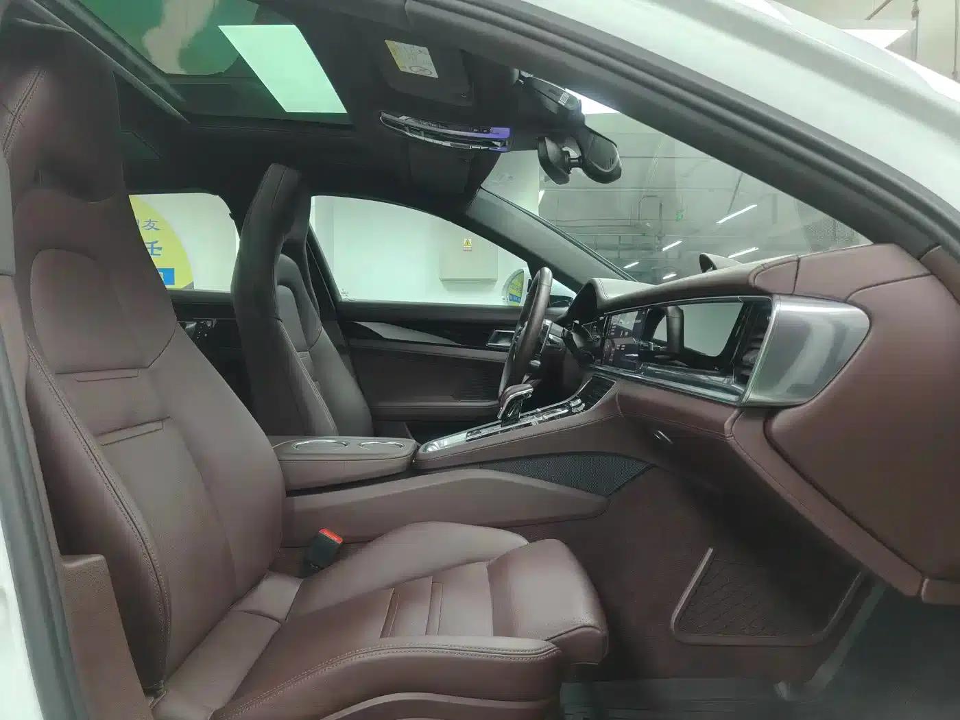 2017 Panamera 4 E-Hybrid Executive Long Wheelbase 2.9T — миниатюра 19