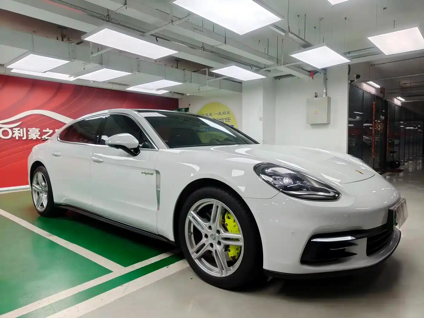 2017 Panamera 4 E-Hybrid Executive Long Wheelbase 2.9T — миниатюра 3