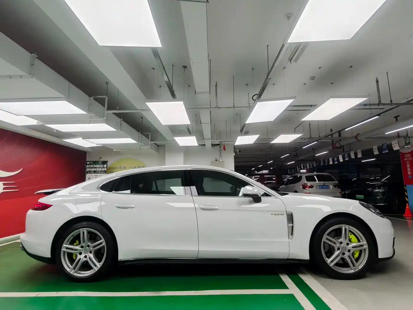 2017 Panamera 4 E-Hybrid Executive Long Wheelbase 2.9T — миниатюра 4