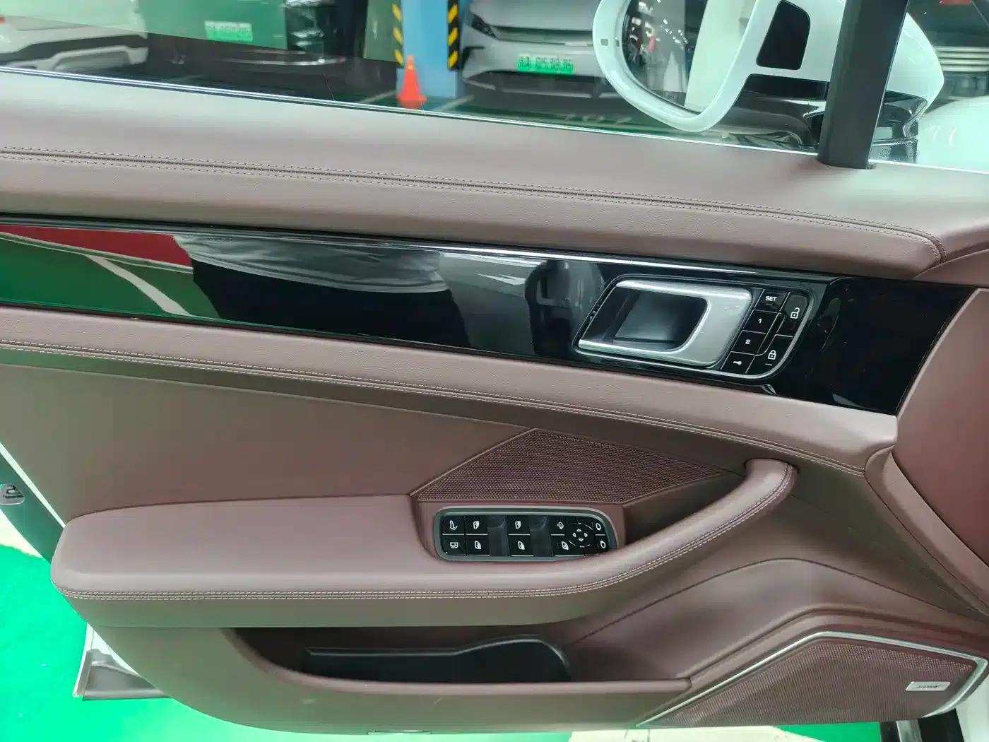 2017 Panamera 4 E-Hybrid Executive Long Wheelbase 2.9T — миниатюра 10