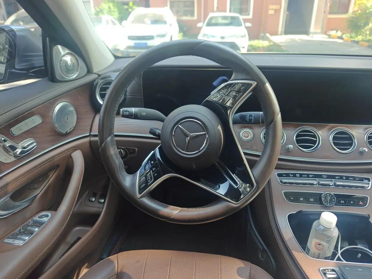 Mercedes-Benz E-Class New Energy 2023 E 350 e L Plug-in Hybrid Sedan — миниатюра 11