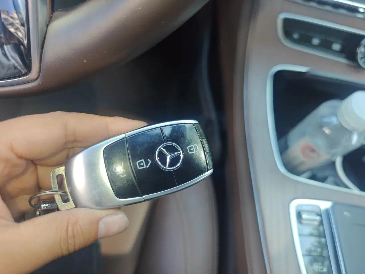 Mercedes-Benz E-Class New Energy 2023 E 350 e L Plug-in Hybrid Sedan — миниатюра 9