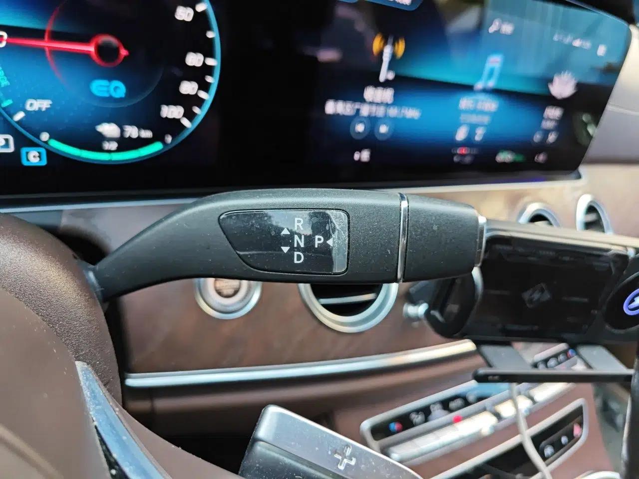 Mercedes-Benz E-Class New Energy 2022 Restyled E 350 e L Plug-in Hybrid Sedan — миниатюра 15
