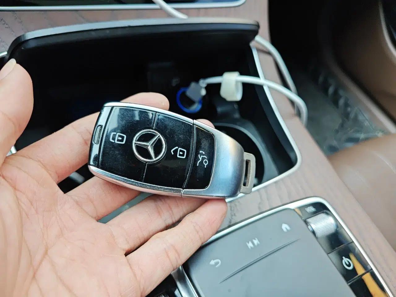 Mercedes-Benz E-Class New Energy 2022 Restyled E 350 e L Plug-in Hybrid Sedan — миниатюра 9