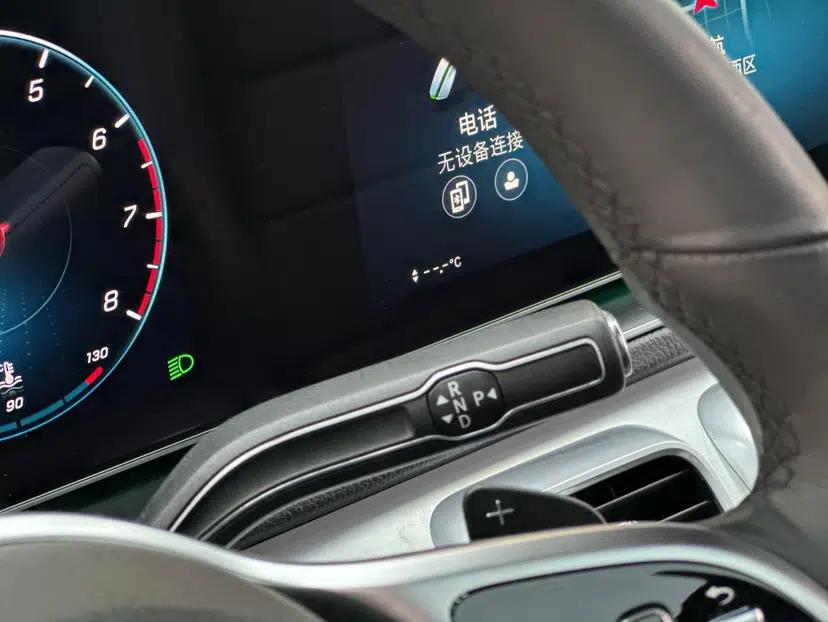 Mercedes-Benz GLE Coupe 2020 GLE 350 4MATIC Coupe SUV Luxury Model — миниатюра 16