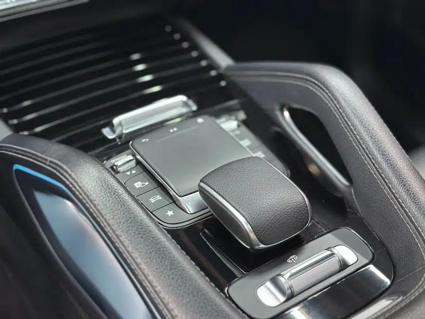 Mercedes-Benz GLE Coupe 2020 GLE 350 4MATIC Coupe SUV Luxury Model — миниатюра 22