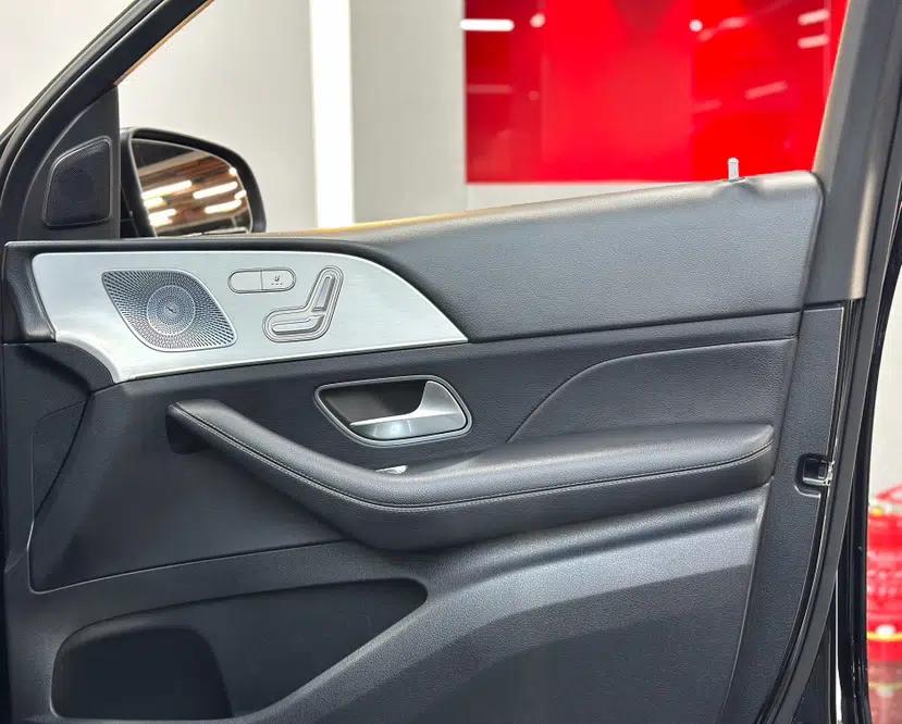 Mercedes-Benz GLE Coupe 2020 GLE 350 4MATIC Coupe SUV Luxury Model — миниатюра 10