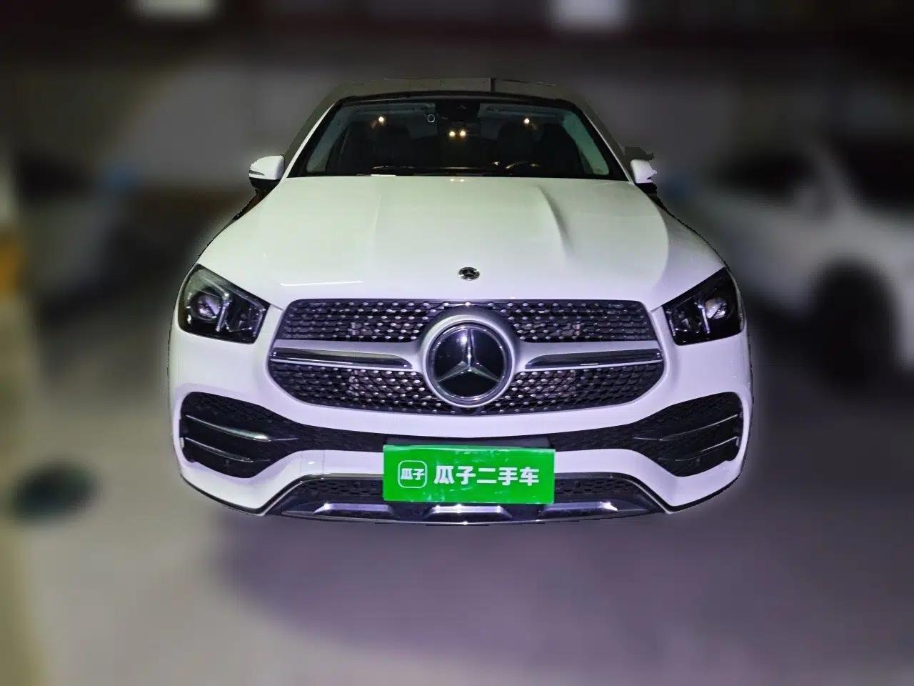 Mercedes-Benz GLE Coupe 2020 GLE 350 4MATIC Coupe SUV Fashion Model — миниатюра 2