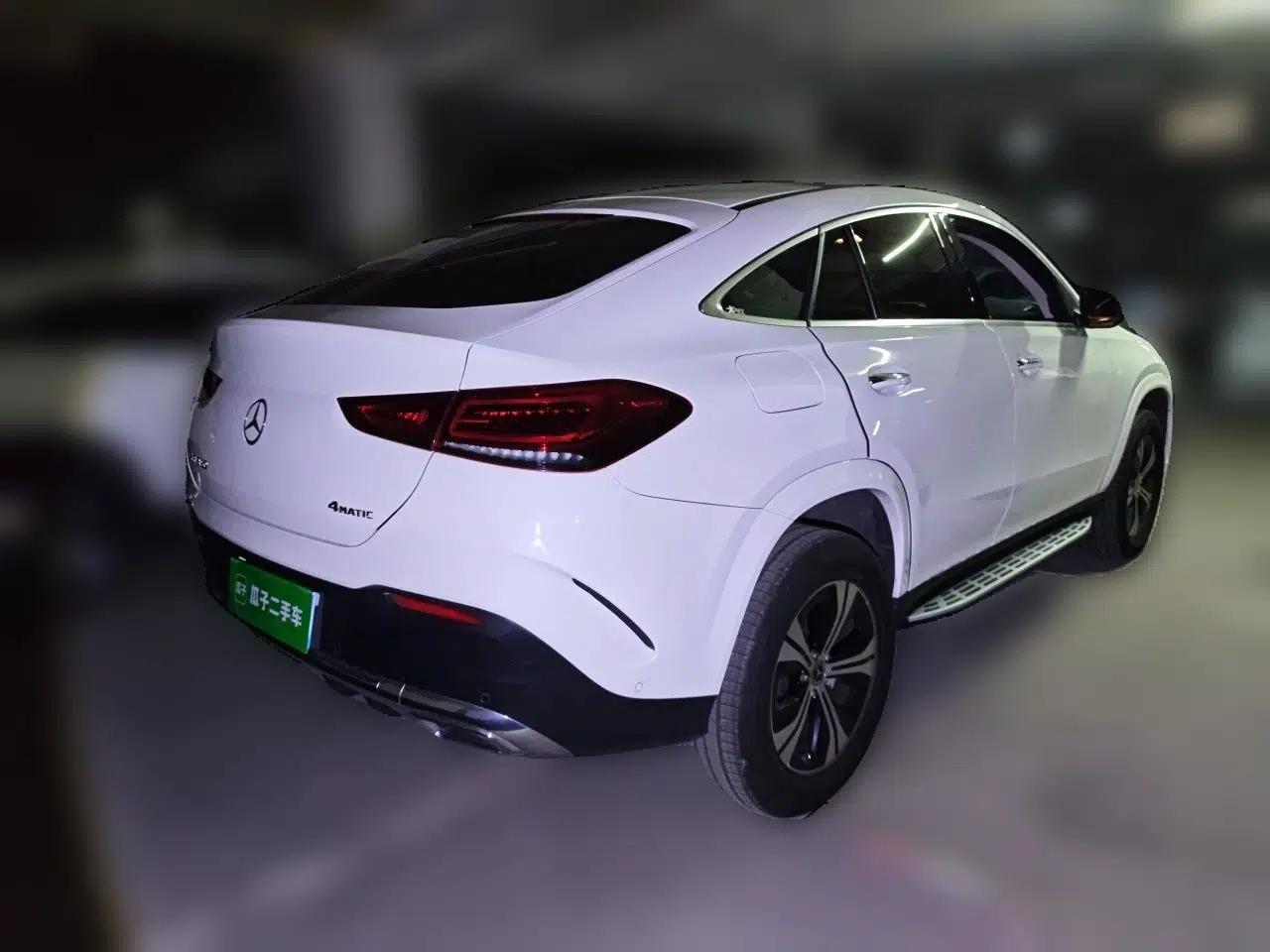 Mercedes-Benz GLE Coupe 2020 GLE 350 4MATIC Coupe SUV Fashion Model — миниатюра 6