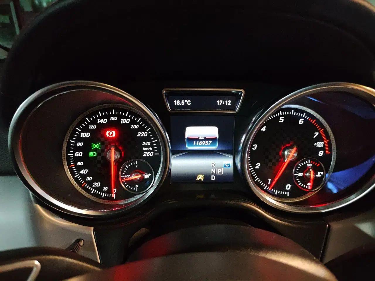 Mercedes-Benz GLE Coupe 2017 GLE 450 AMG 4MATIC Coupe SUV — миниатюра 12