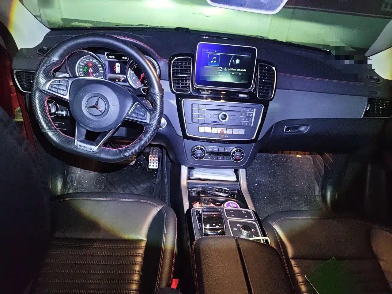 Mercedes-Benz GLE Coupe 2017 GLE 450 AMG 4MATIC Coupe SUV — миниатюра 10