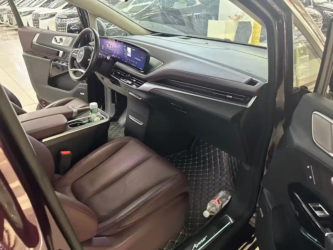 Century 2023 2.0T Six-Seat Luxury Edition — миниатюра 3