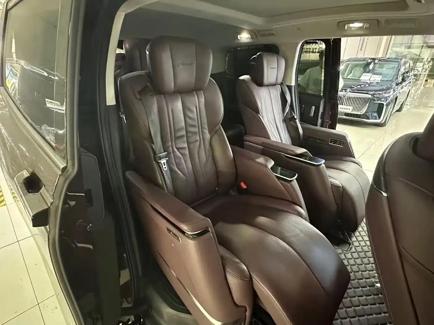 Century 2023 2.0T Six-Seat Luxury Edition — миниатюра 4