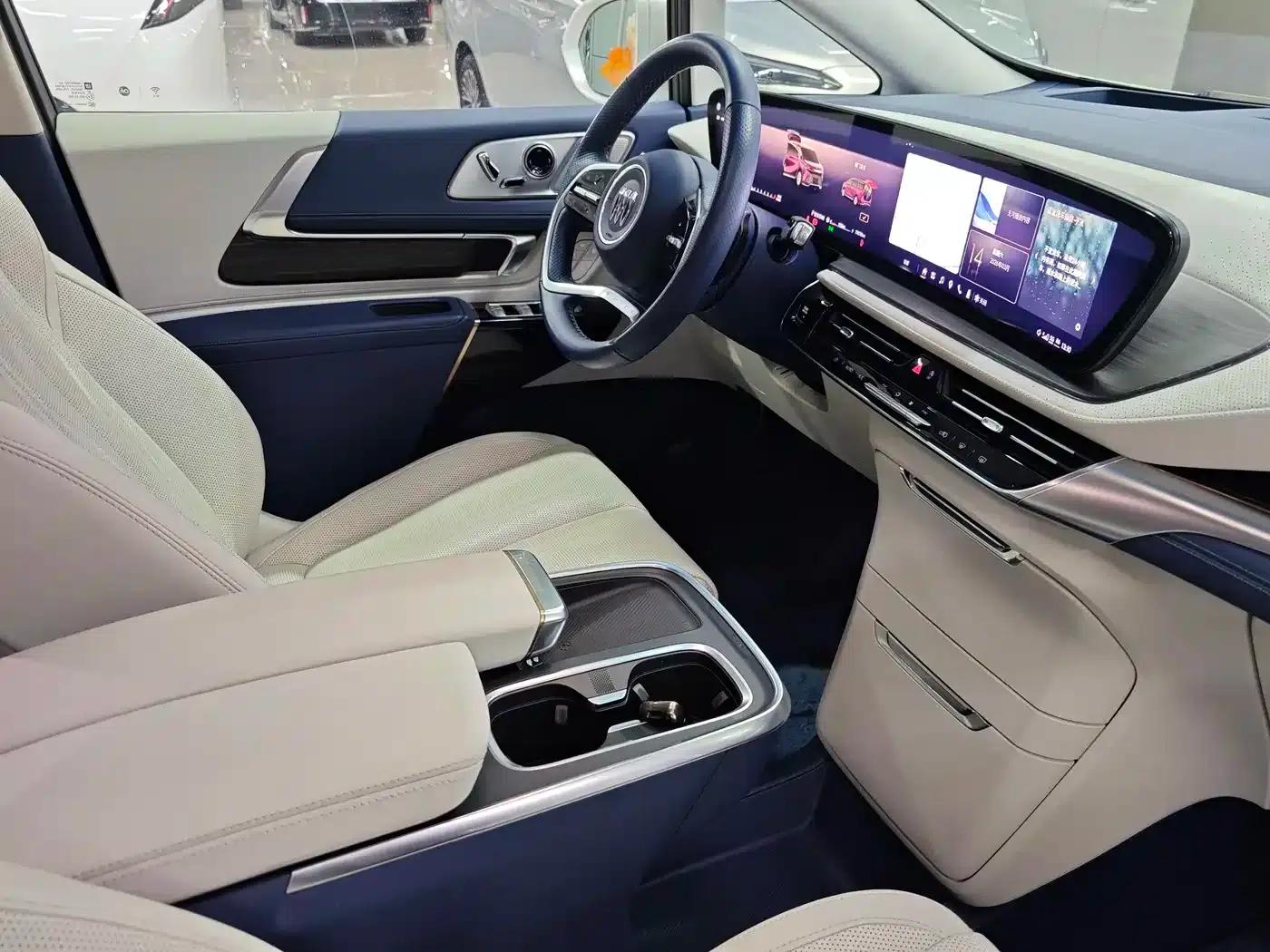 Century 2023 2.0T Six-Seat Luxury Edition — миниатюра 10