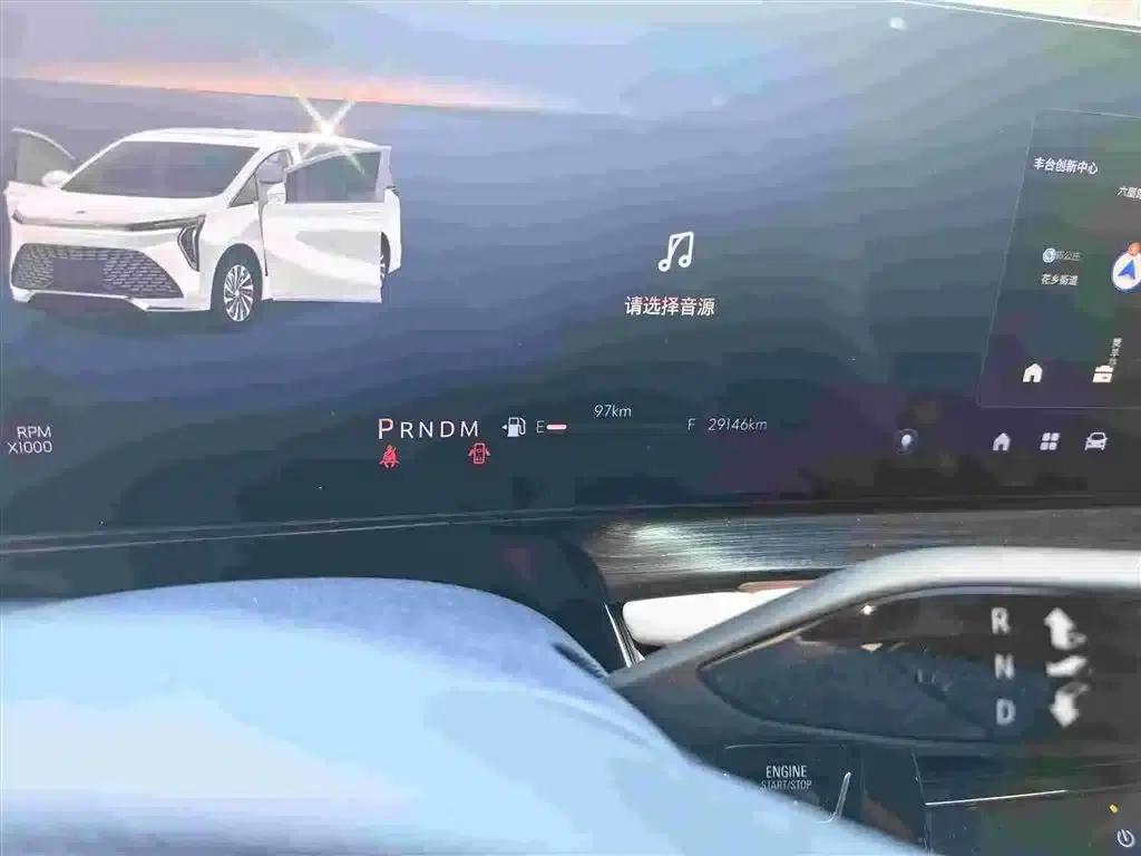 Century 2023 2.0T Six-Seat Luxury Edition — миниатюра 6