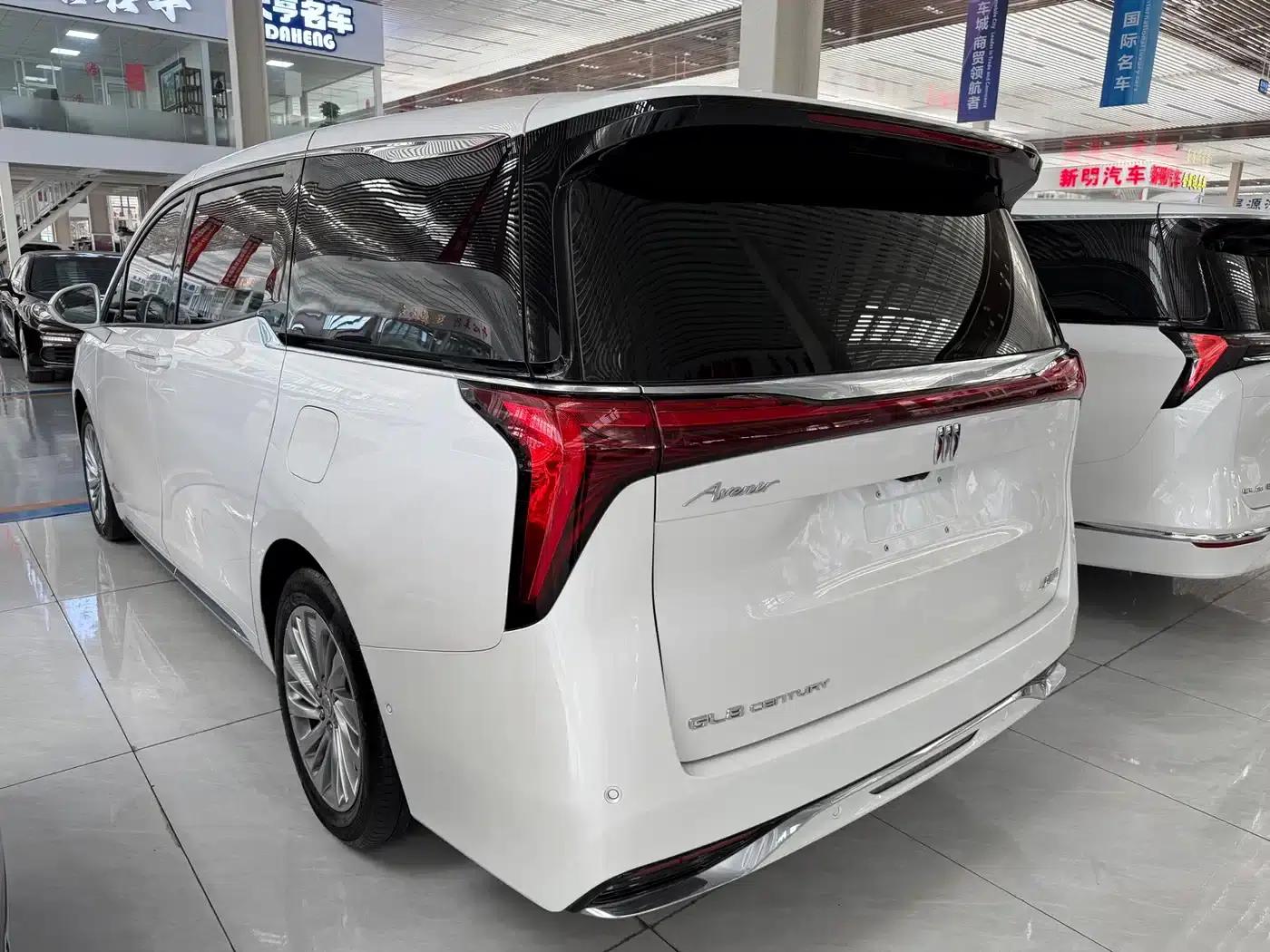 Century 2023 2.0T Six-Seat Luxury Edition — миниатюра 3