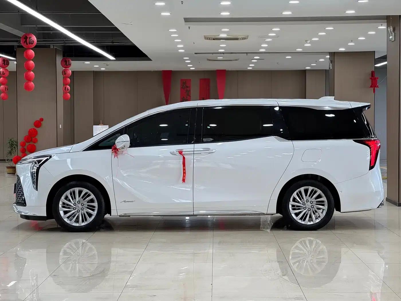 Century 2023 2.0T 7-Seat Luxury Edition — миниатюра 3