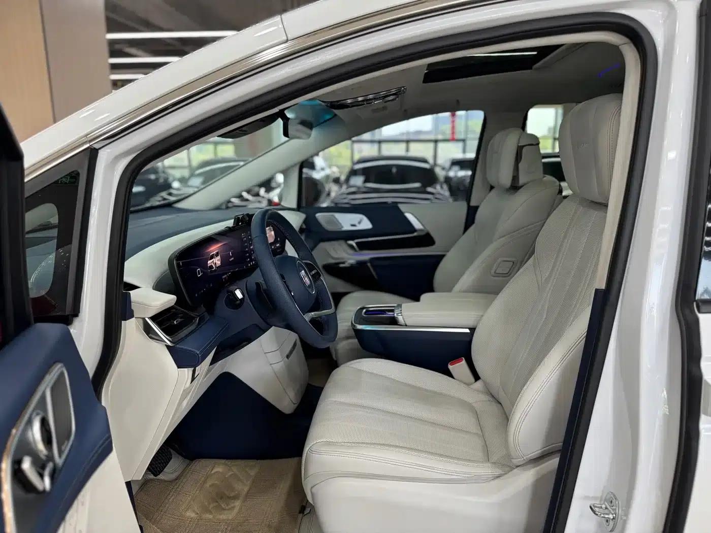 Century 2023 2.0T 7-Seat Luxury Edition — миниатюра 6