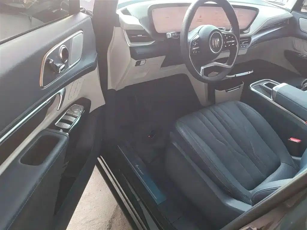 Century 2025 2.0T Four-Seat Private Edition — миниатюра 16