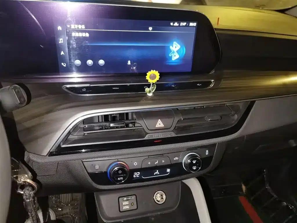 Buick GL6 2021 323T Mild Hybrid Connected Elite Edition — миниатюра 6
