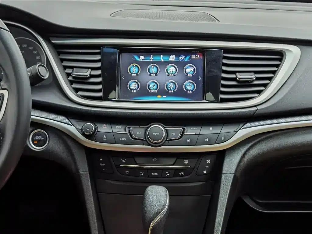 Buick Verano 2019 18T Automatic Connected Flagship Model (China VI Emission Standard) — миниатюра 12