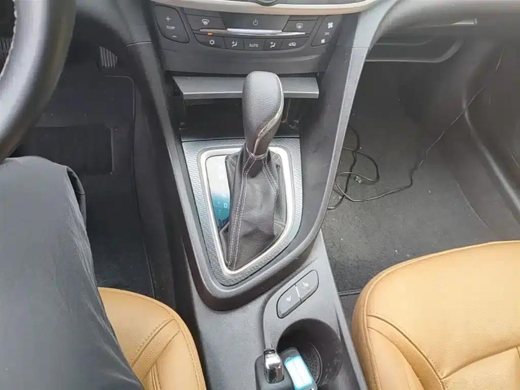 Buick Verano 2018 18T Automatic Flagship — миниатюра 14