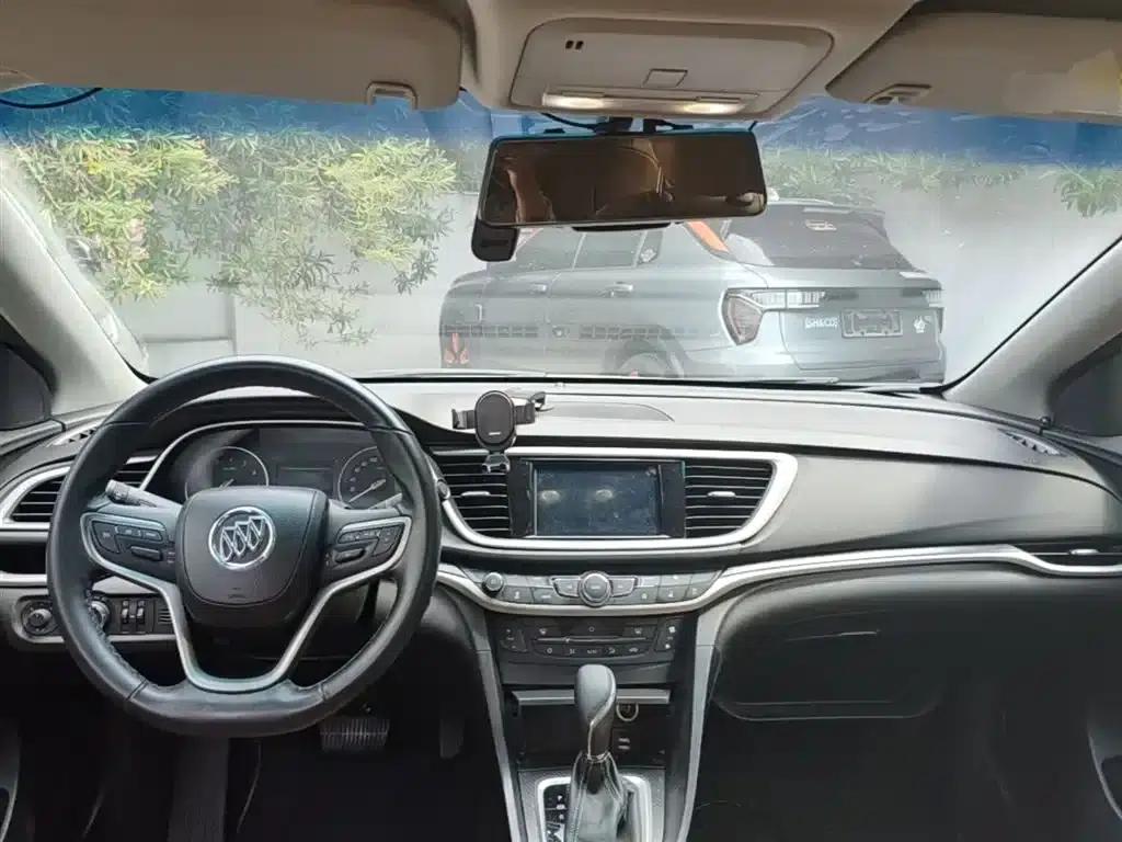 Buick Verano 2018 18T Automatic Flagship — миниатюра 10