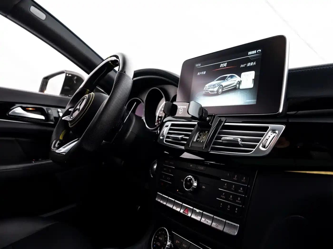 2015 Mercedes-Benz CLS AMG 63 4MATIC — миниатюра 28