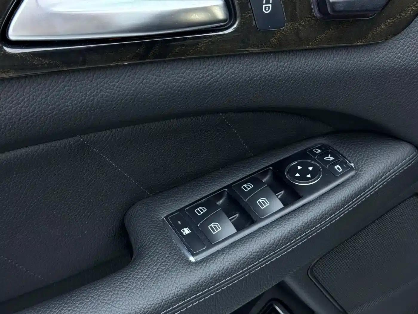 2012 Mercedes-Benz CLS AMG, AMG CLS 63 — миниатюра 13