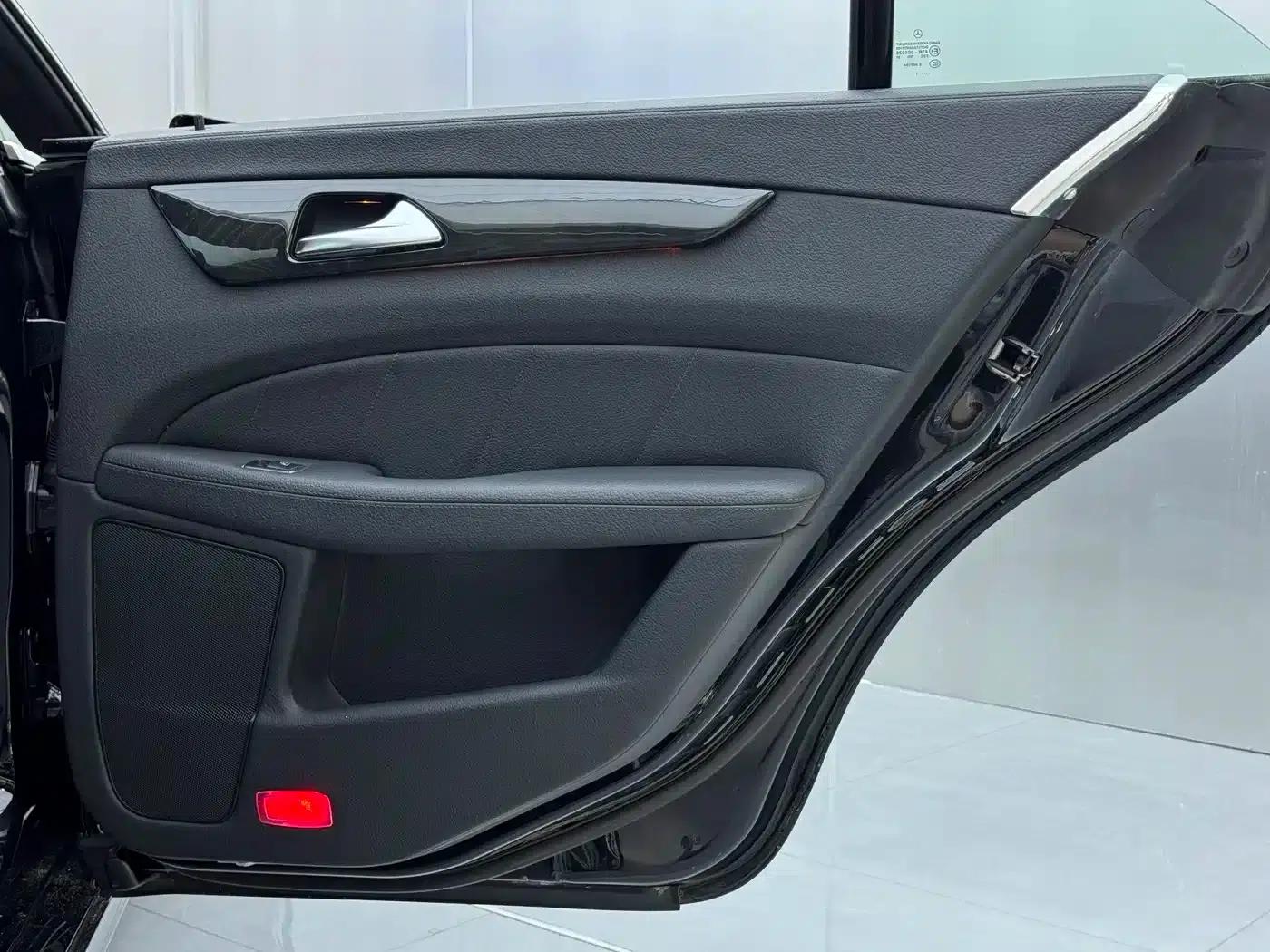 2012 Mercedes-Benz CLS AMG, AMG CLS 63 — миниатюра 20