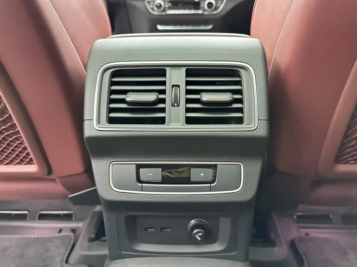 Audi Q5L Sportback 2023 45 TFSI Premium Edition — миниатюра 18