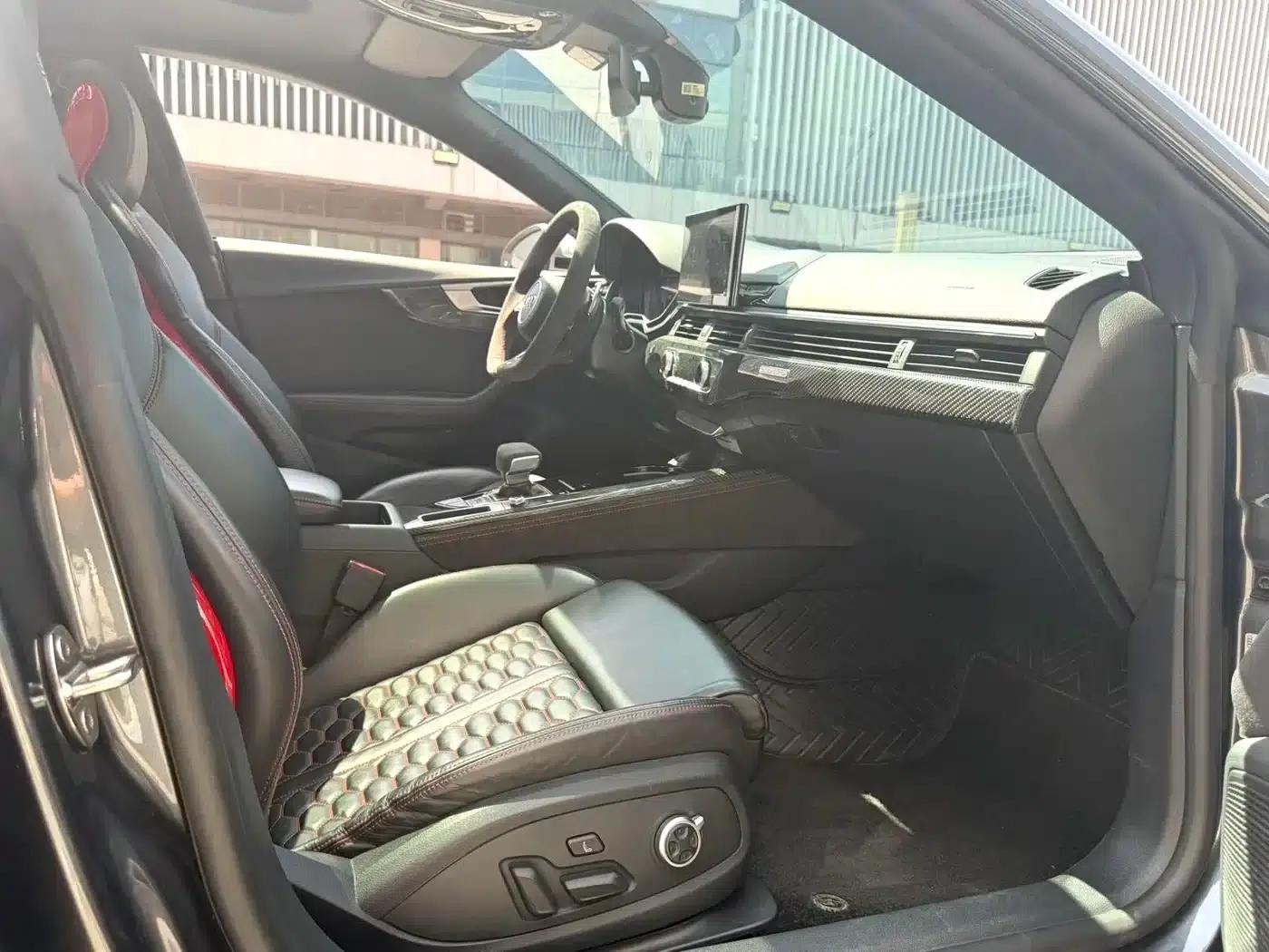 Audi RS 5 2023 RS 5 2.9T Sportback Dark Gold Edition — миниатюра 8