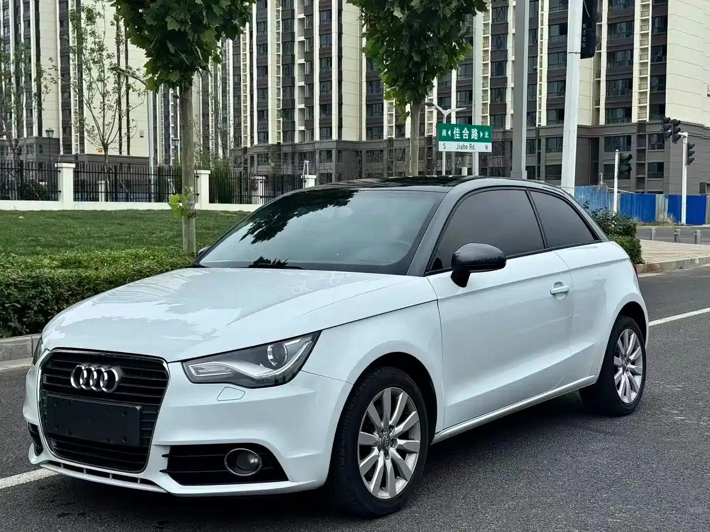 Audi A1 2014 30 TFSI Comfort — миниатюра 1