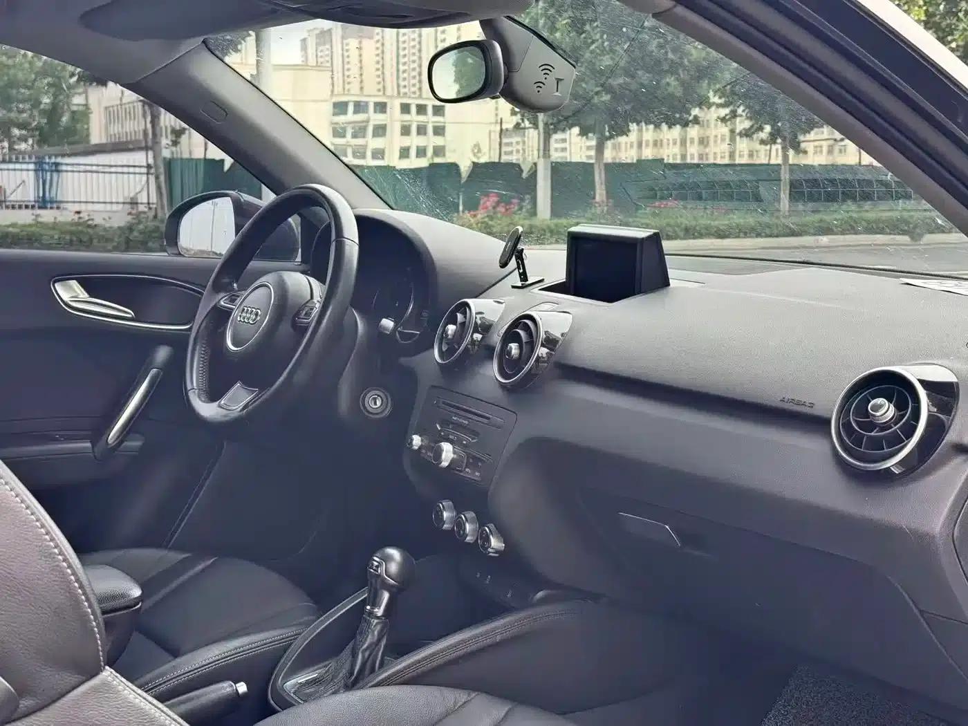 Audi A1 2014 30 TFSI Comfort — миниатюра 4