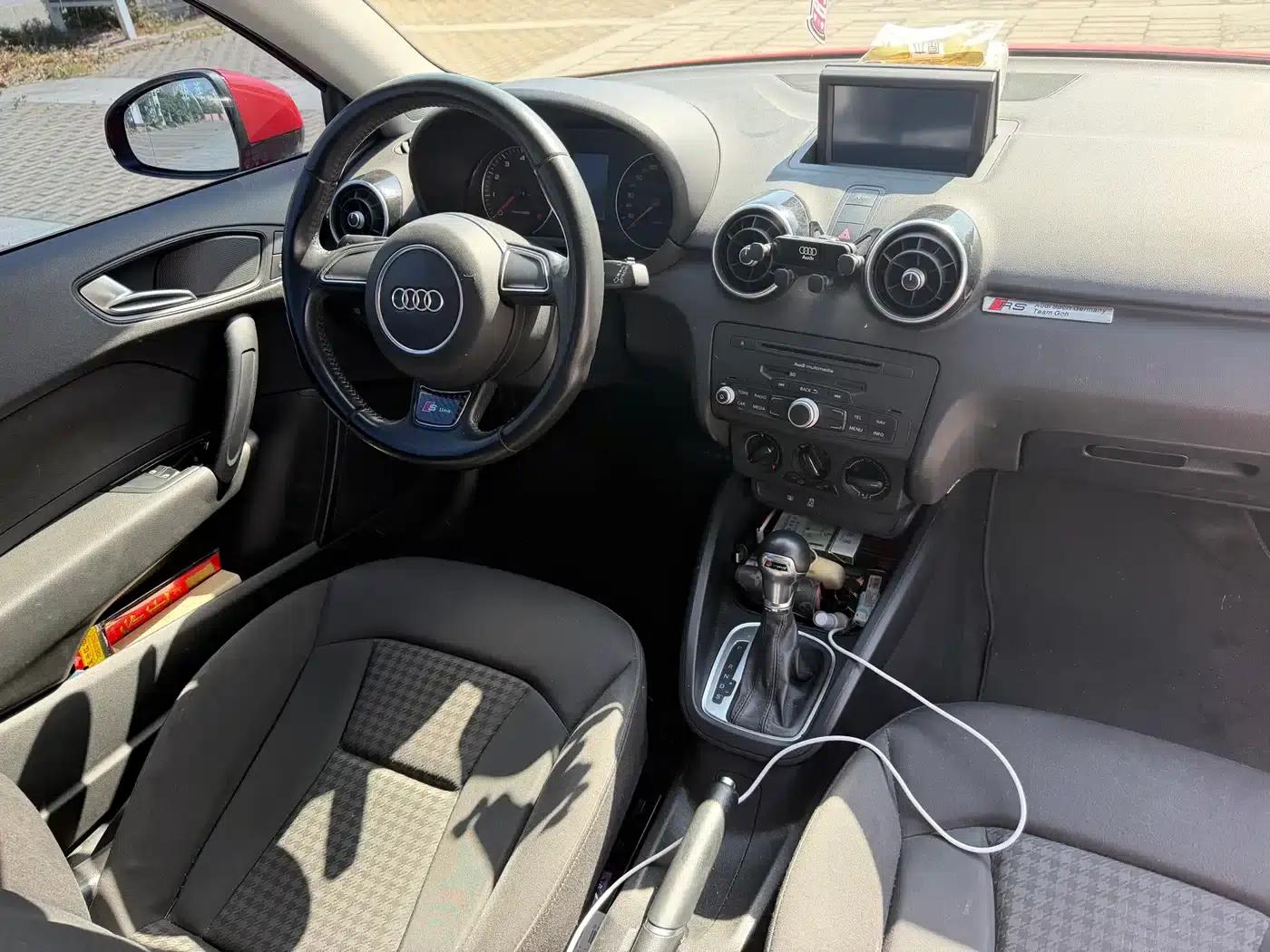 Audi A1 2014 30 TFSI Fashion Edition — миниатюра 8