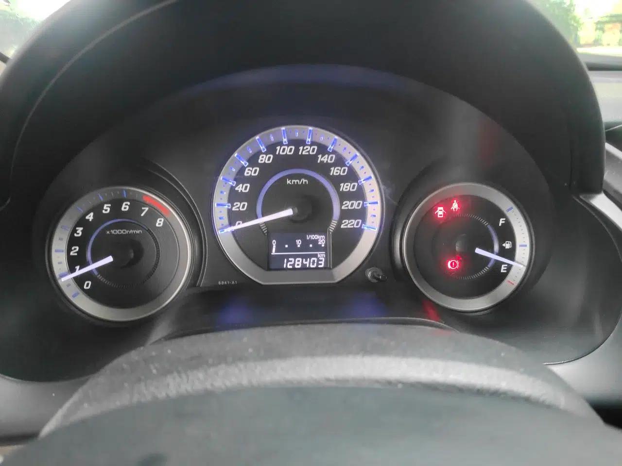 Honda City Classic 2012 1.5L manual Comfort version — миниатюра 12