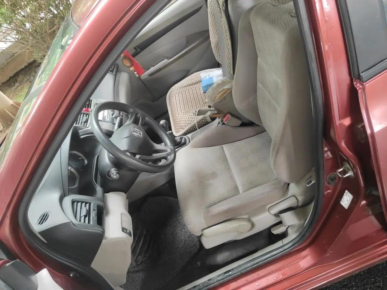 Honda City Classic 2012 1.5L manual Comfort version — миниатюра 16
