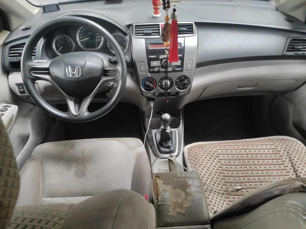 Honda City Classic 2012 1.5L manual Comfort version — миниатюра 10