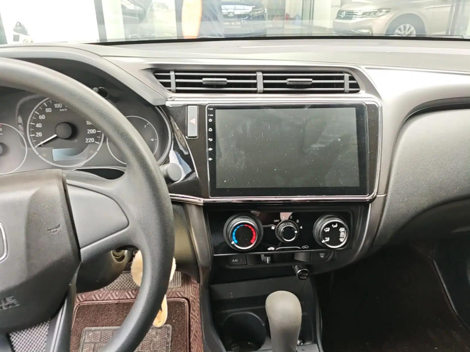 Honda City 2019 1.5L CVT Comfort Version — миниатюра 16