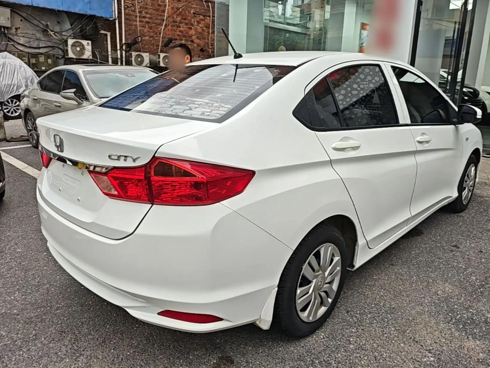 Honda City 2019 1.5L CVT Comfort Version — миниатюра 6
