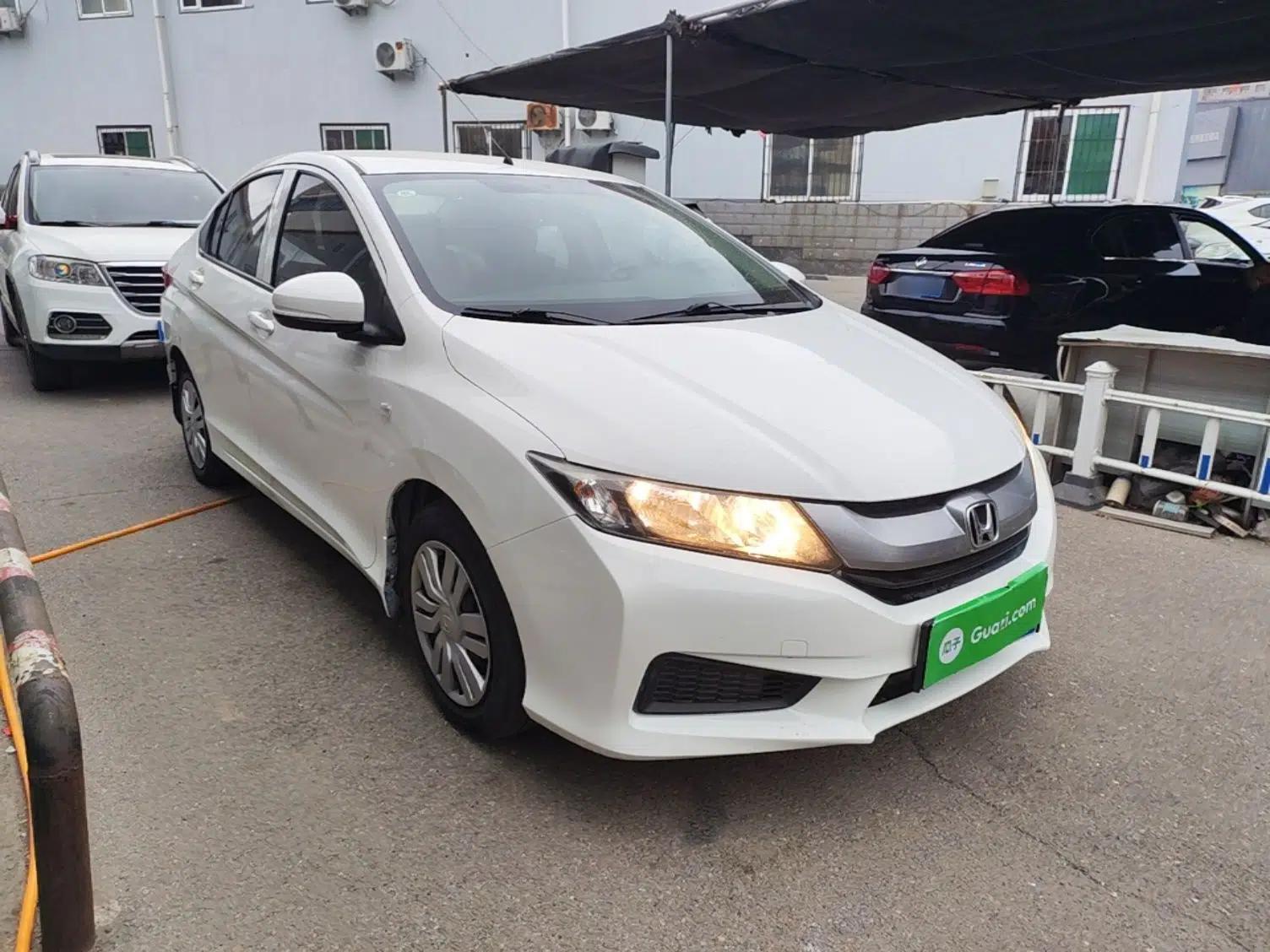 Honda City 2015 1.5L CVT Comfort Version — миниатюра 3