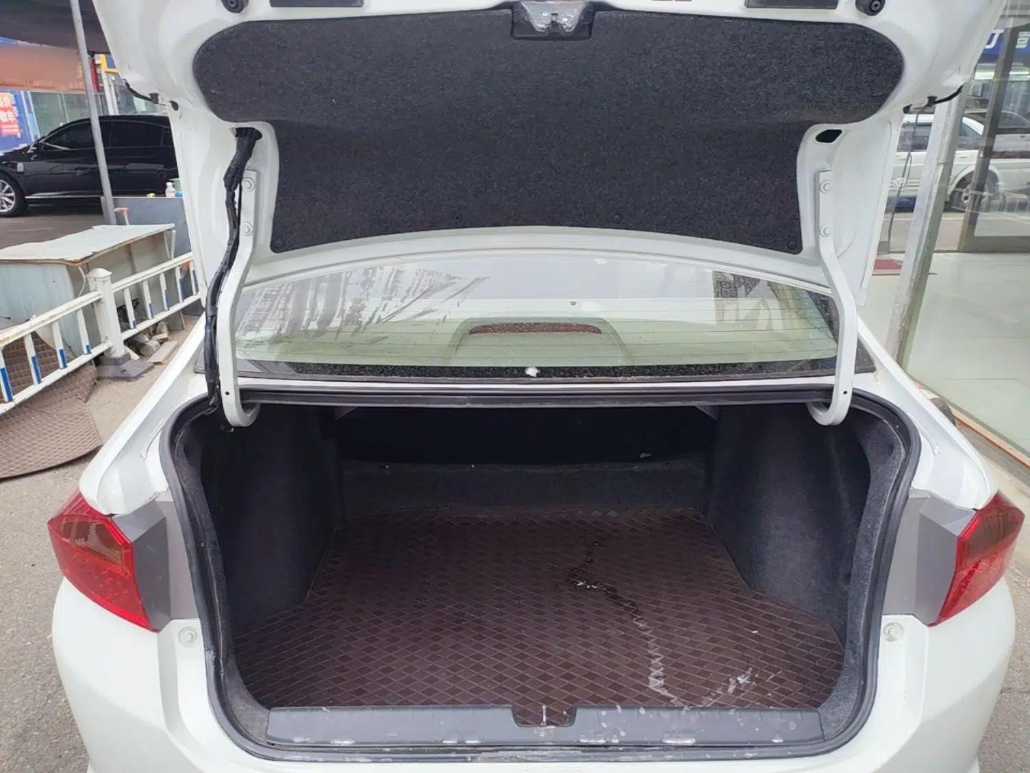 Honda City 2015 1.5L CVT Comfort Version — миниатюра 22