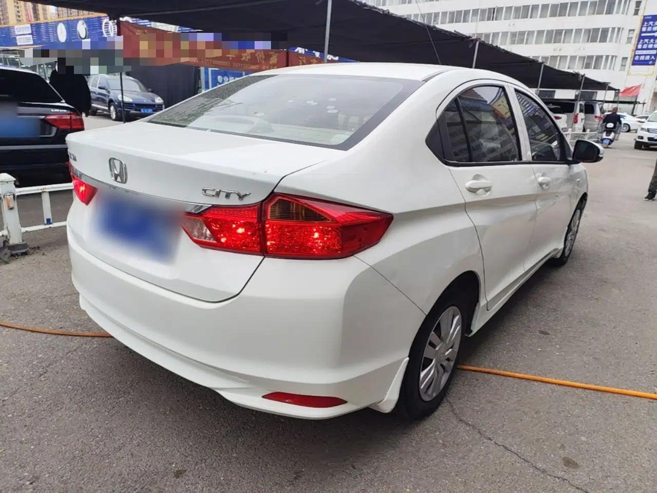 Honda City 2015 1.5L CVT Comfort Version — миниатюра 6