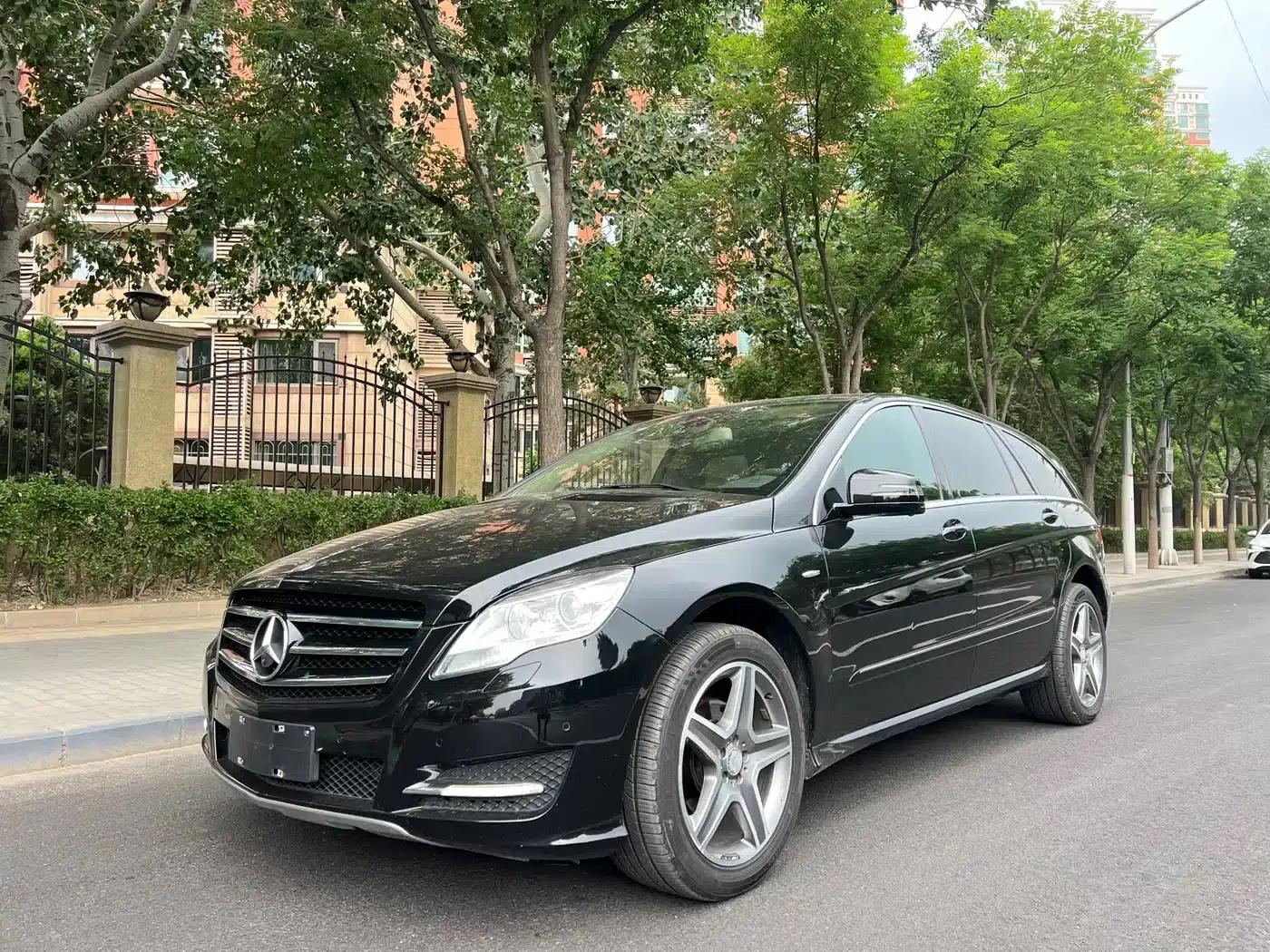 2017 Mercedes-Benz R-Class R 320 4MATIC Business Edition — миниатюра 1