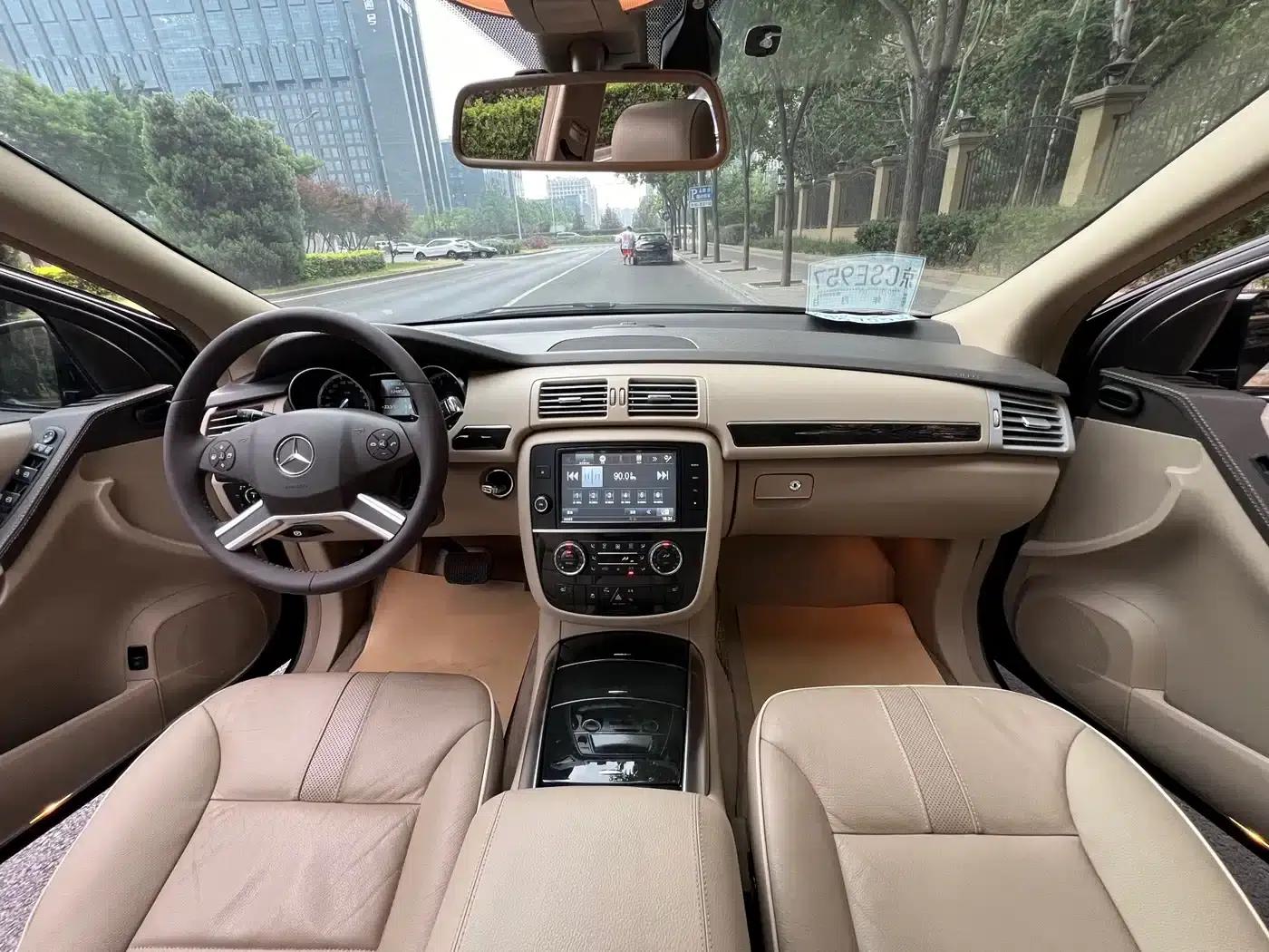 2017 Mercedes-Benz R-Class R 320 4MATIC Business Edition — миниатюра 2