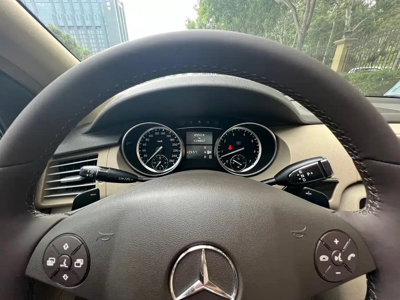 2017 Mercedes-Benz R-Class R 320 4MATIC Business Edition — миниатюра 4