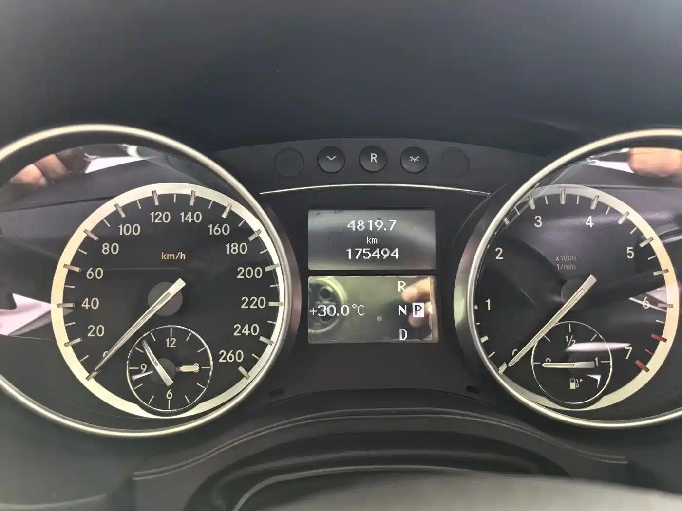 2017 Mercedes-Benz R-Class R 320 4MATIC Business Edition — миниатюра 5