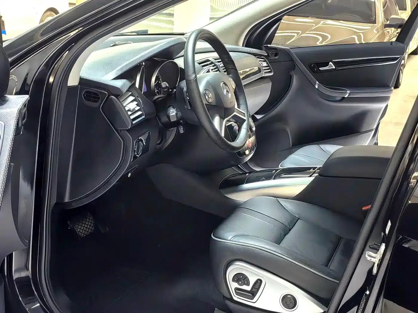 2017 Mercedes-Benz R-Class R 320 4MATIC Business Edition — миниатюра 4