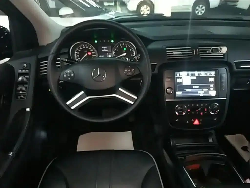2015 Mercedes-Benz R-Class R 320 4MATIC Luxury — миниатюра 11